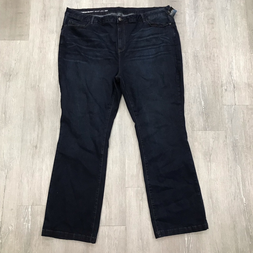 Avenue Women's Dark Blue Boot Leg Jeans - Size 30 Tall